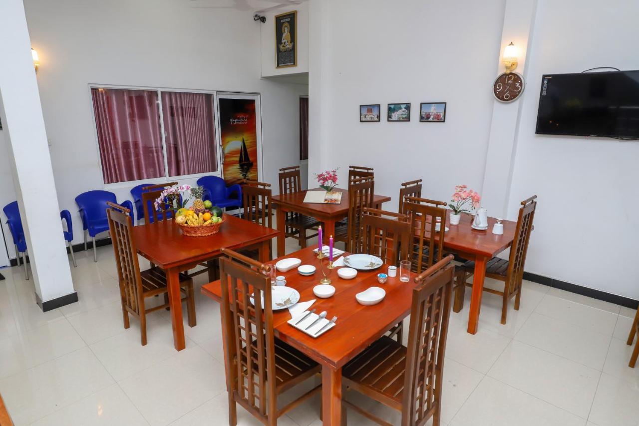 Delight Reich Hotel Peradeniya Exterior foto